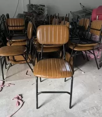 Ghế Lotte cafe chân sắt sơn tĩnh điện bọc nệm da